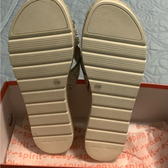 Easy Spirit Silver Sandals - Picture 8 of 9